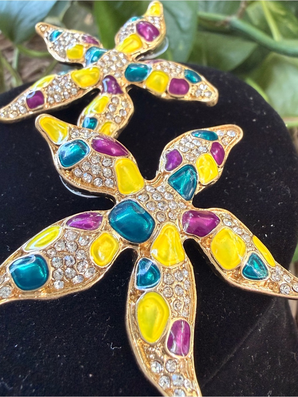 Oscar de la Renta Golden Starfish Enamel & Sparkling Crystal Earrings ✨ Pierced - Picture 2 of 12